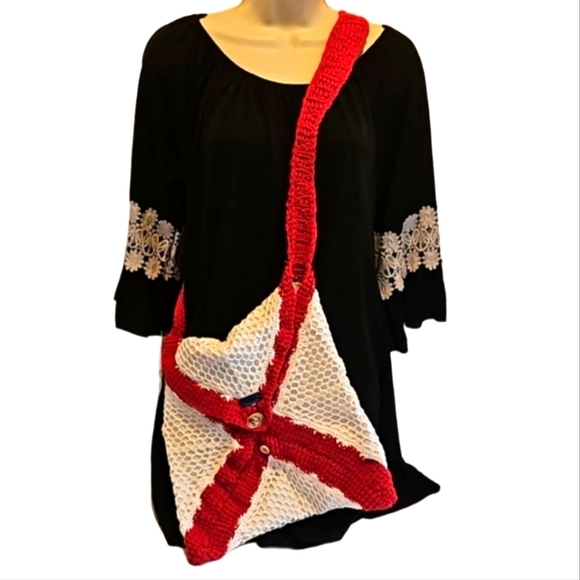 Handcrafted Crochet Crossbody Bag White and Red Upcycled - Picture 5 of 17